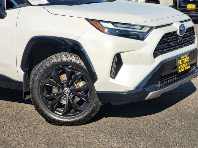 Used 2024 Off-white Toyota XSE image 9
