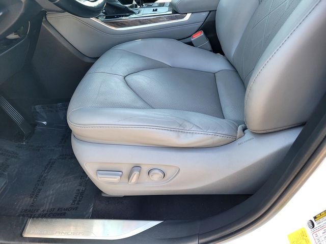 Used 2021 White Toyota Platinum image 18