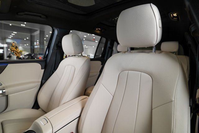 Used 2026 Black Mercedes-Benz GLB 250 image 12