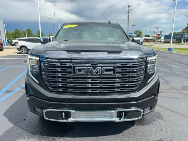 Used 2024 Onyx Black GMC Denali Ultimate image 3