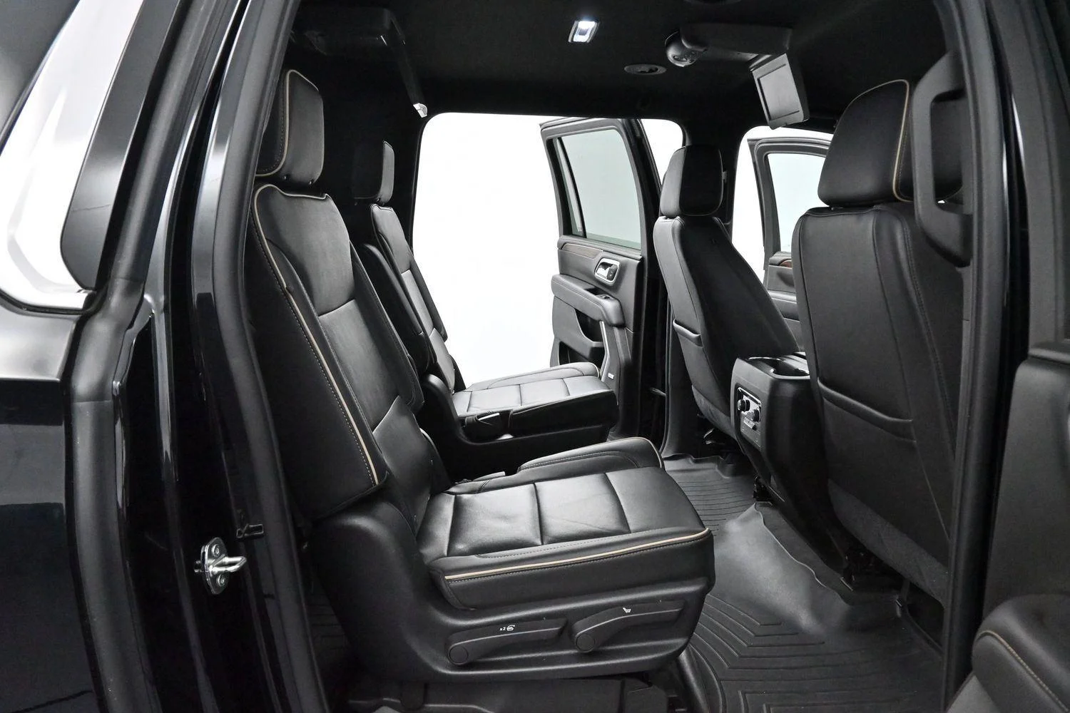 Used 2021 BLACK Chevrolet Premier image 38