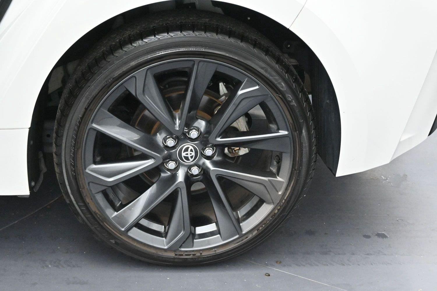 Used 2024 Ice Cap Toyota XSE image 32