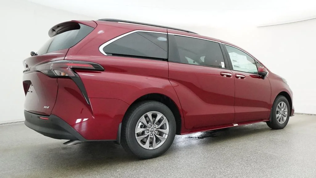 New 2026 Ruby Flare Pearl Toyota XLE image 17