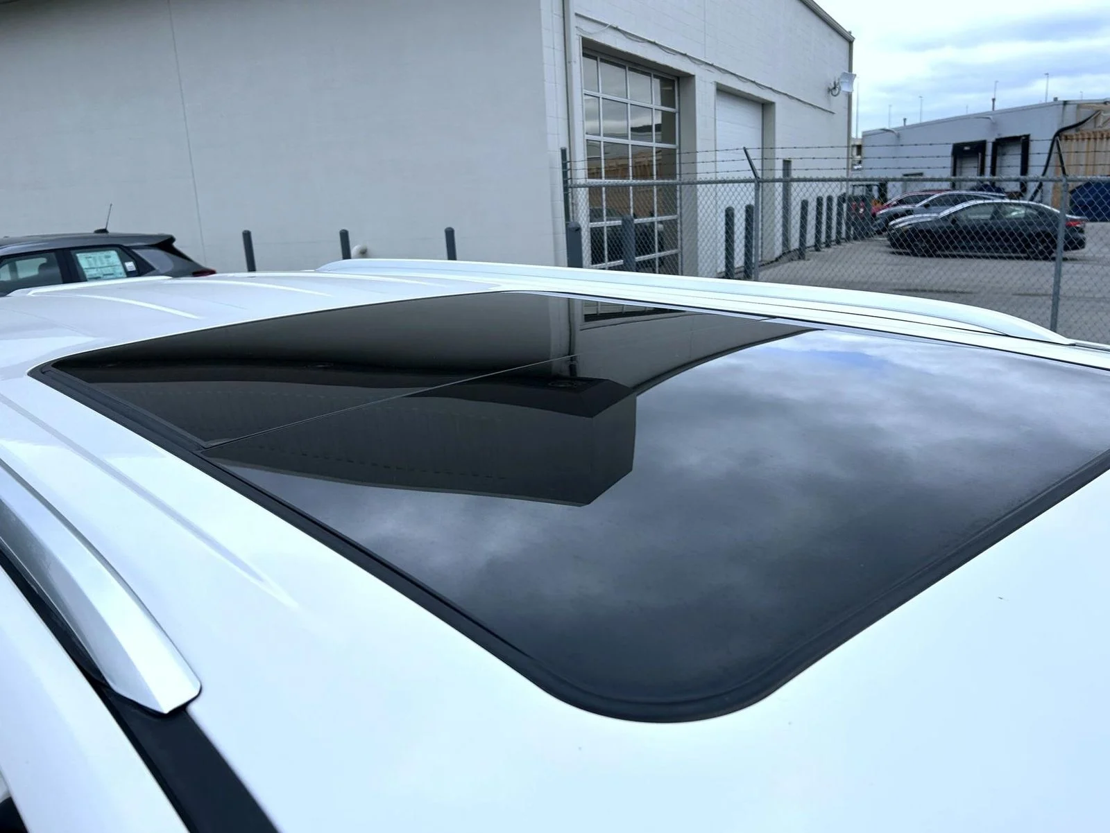 Used 2021 White Cadillac Premium Luxury image 14