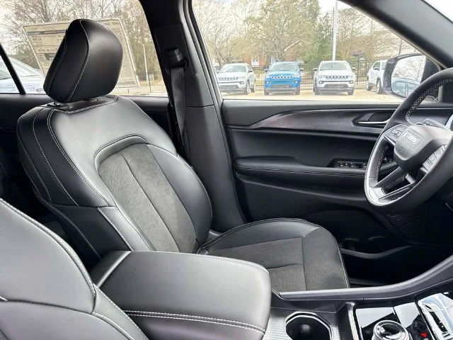 2025 Jeep Grand Cherokee L Altitude - Photo 24