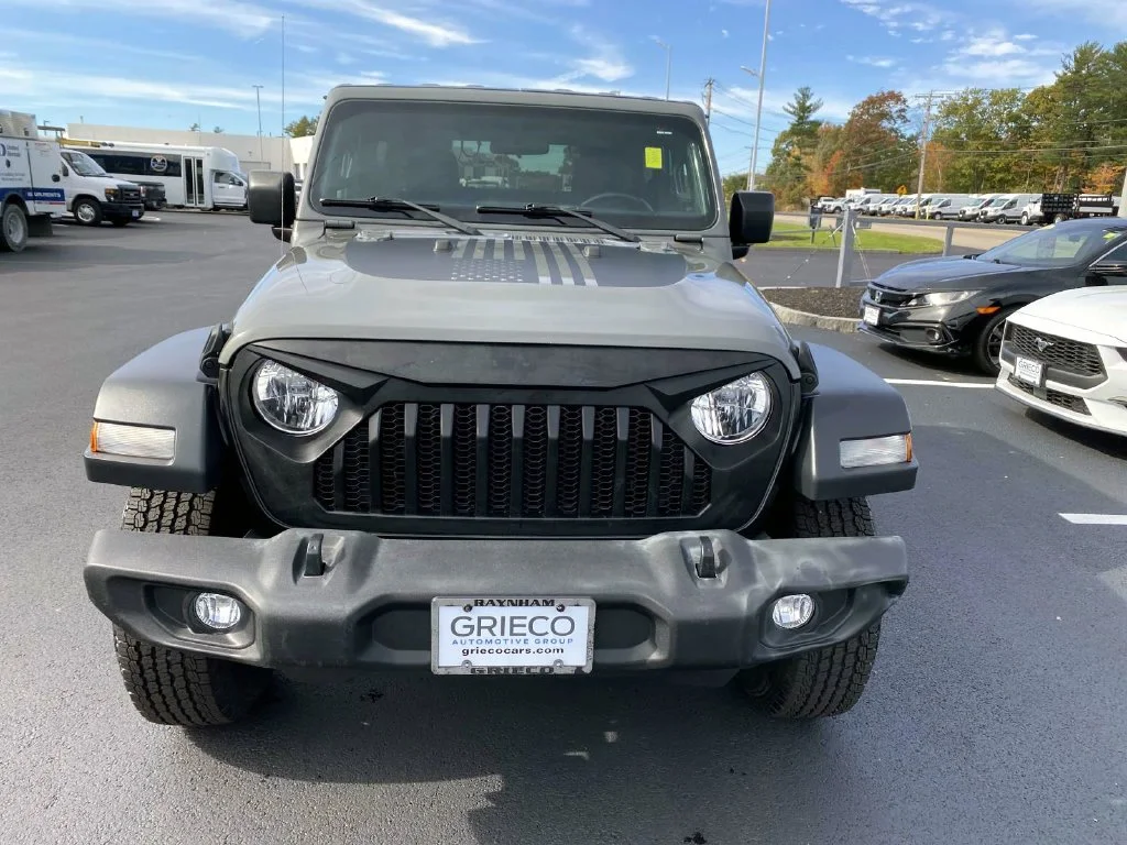 Used 2019 Gray Clearcoat Jeep Sport S image 9
