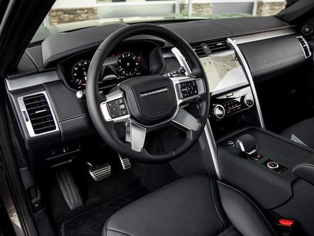 2026 Land Rover Discovery Tempest Edition - Photo 16