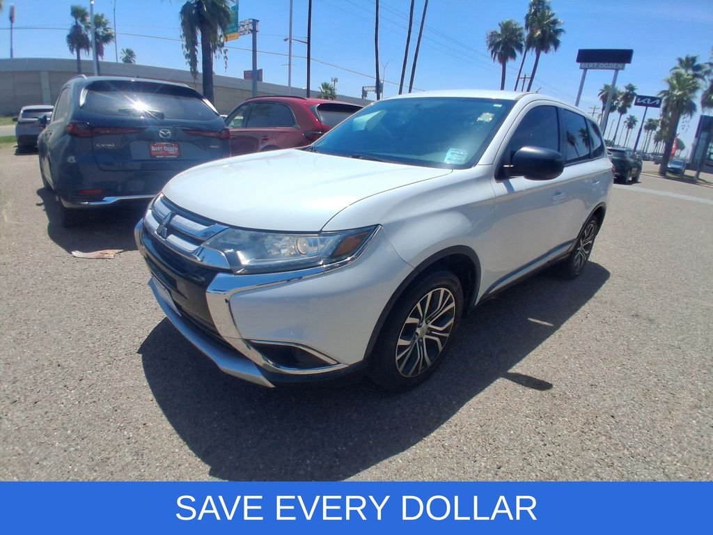 Used 2017  Mitsubishi ES image 3