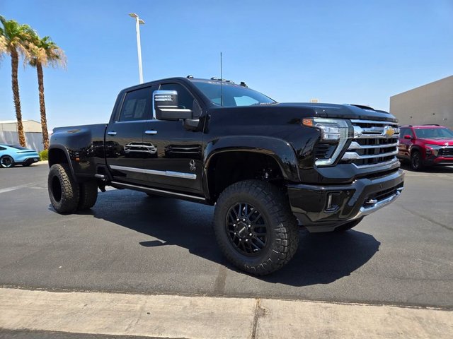 2026 Chevrolet Silverado 3500 HD High Country DRW Lifted Black Widow