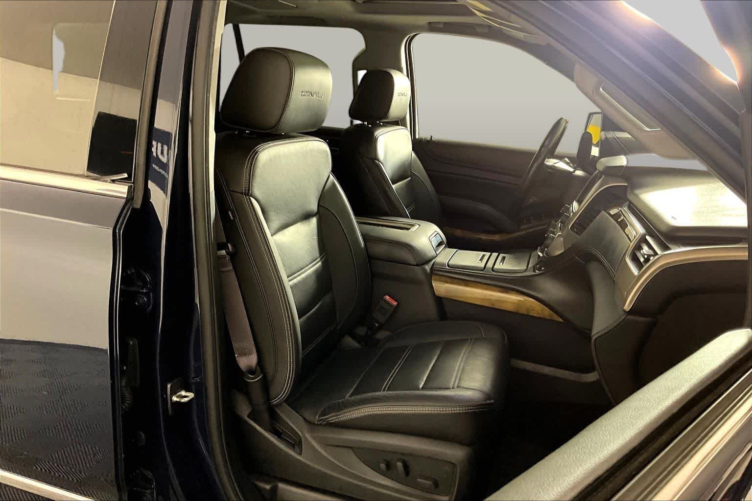Used 2017 Dark Sapphire Blue Metallic GMC Denali image 9