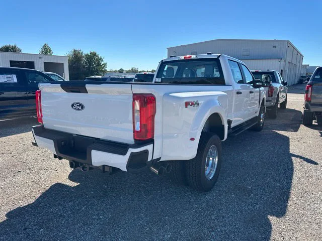 New 2027 Oxford White Ford F-350® XL image 4
