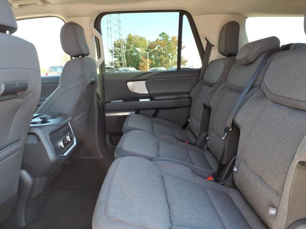 New 2025 Oxford White Ford Active image 25