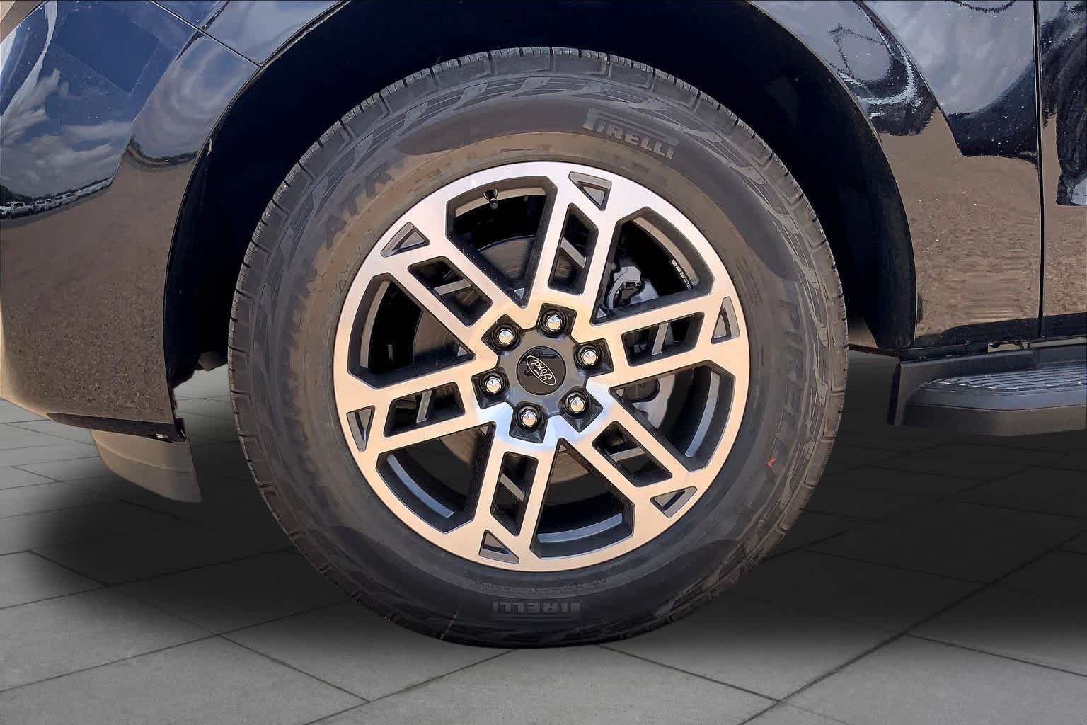 New 2026 Agate Black Metallic Ford Active image 11