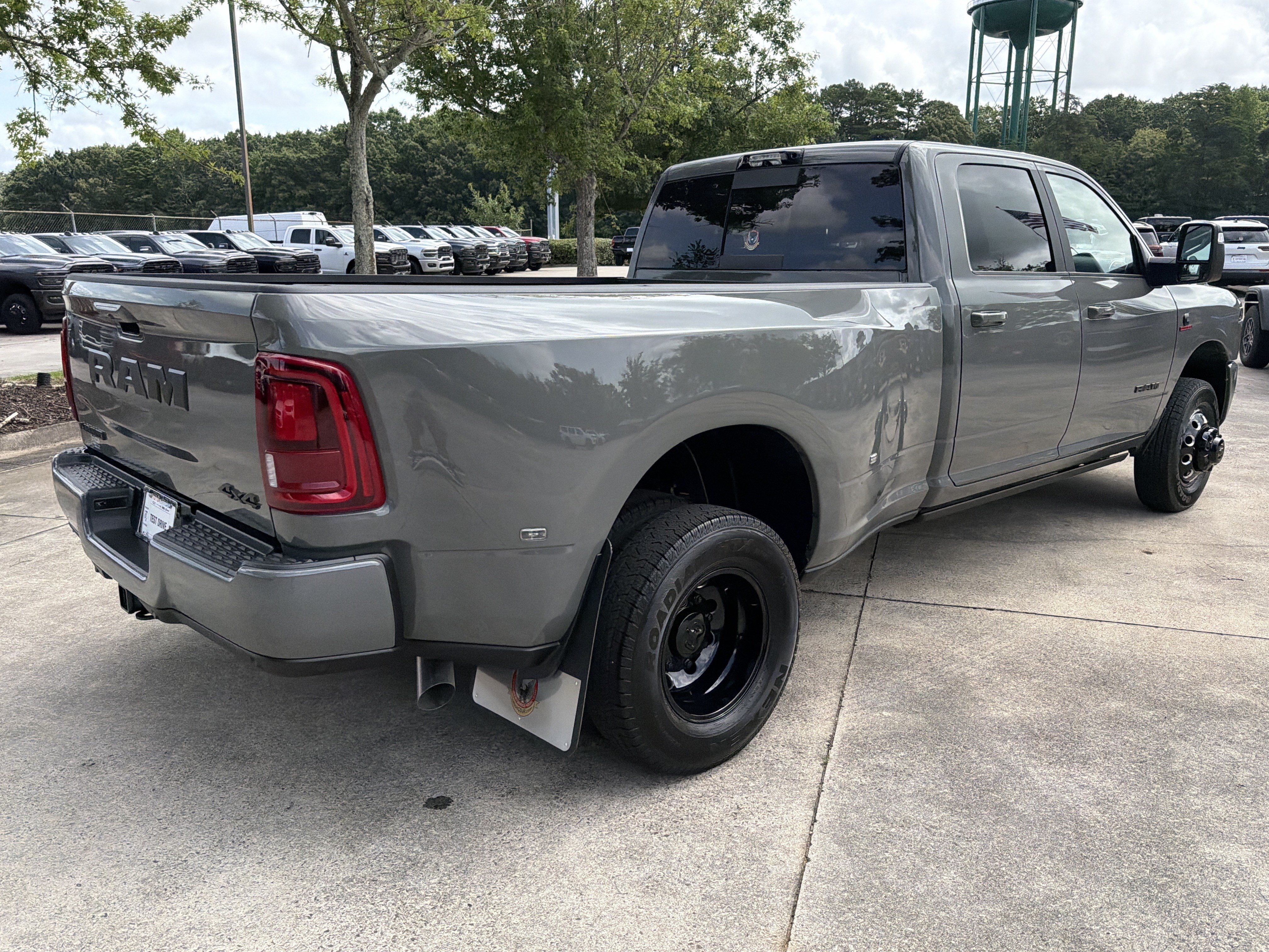 New 2026 Ceramic Gray Clear-Coat Exterior Paint RAM Laramie image 7