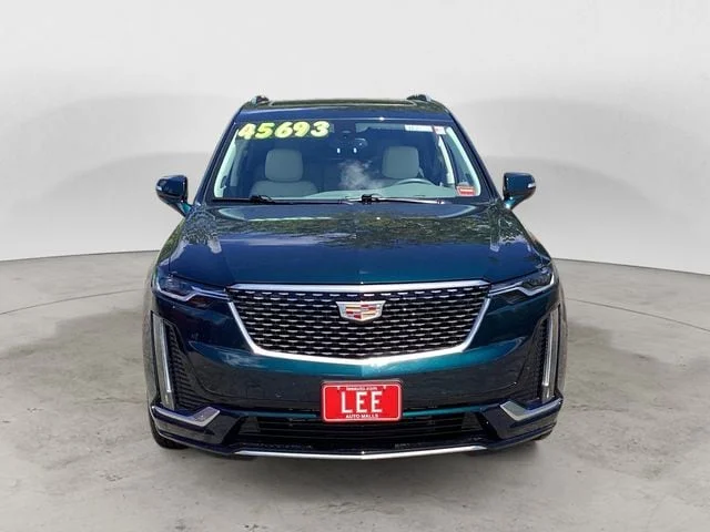 Used 2025 Emerald Cadillac Premium Luxury image 8