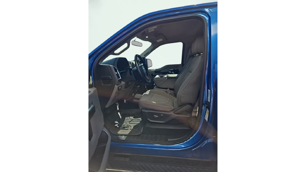 Used 2016 Blue Flame Metallic Ford XLT image 12