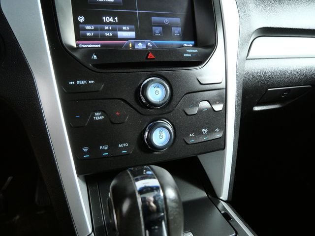 Used 2013 Black Ford XLT image 19