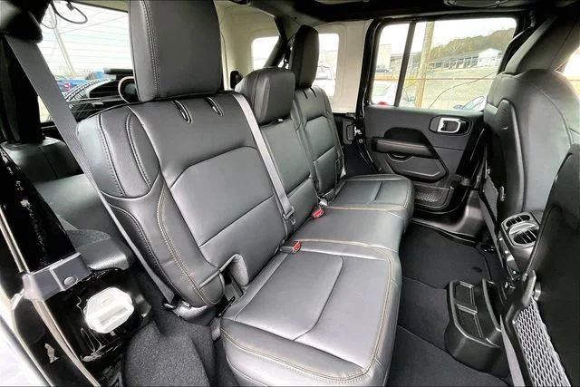 2026 Jeep Wrangler 4-Door Sahara - Photo 15