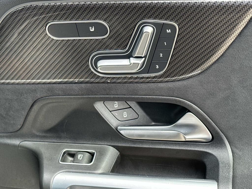 Certified Used 2025 Black Mercedes-Benz GLB 250 image 15