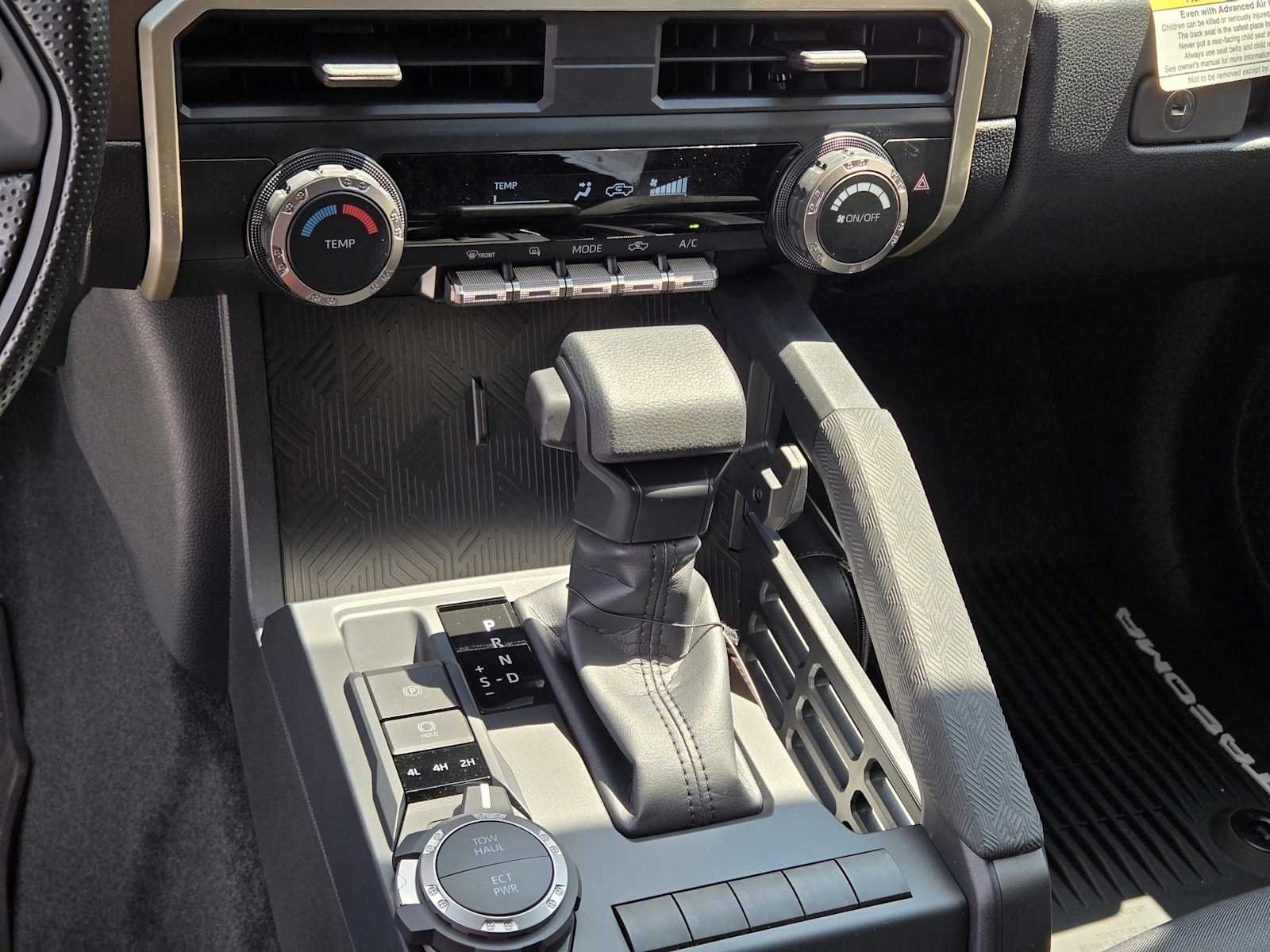 2025 Toyota Tacoma SR5 - Photo 29