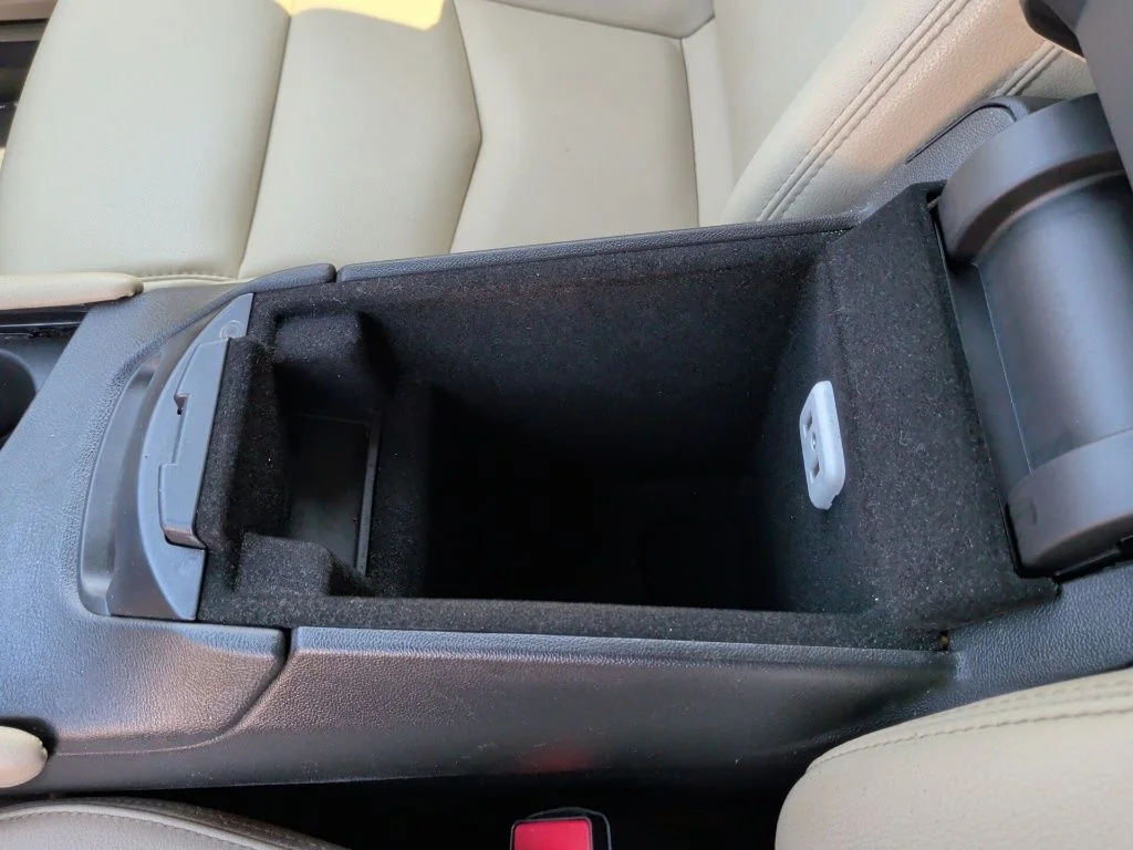 Used 2019 White Cadillac Base image 30