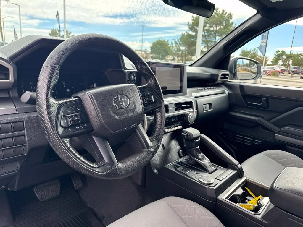 Used 2025 White Toyota SR5 image 12