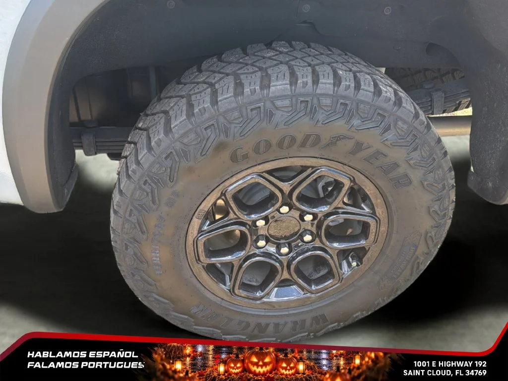 Used 2025 Slate Gray Metallic Chevrolet ZR2 image 36