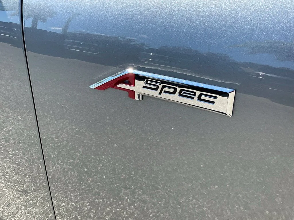 Used 2024  Acura Base image 17