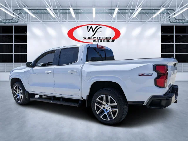 Used 2023 White Chevrolet Z71 image 5