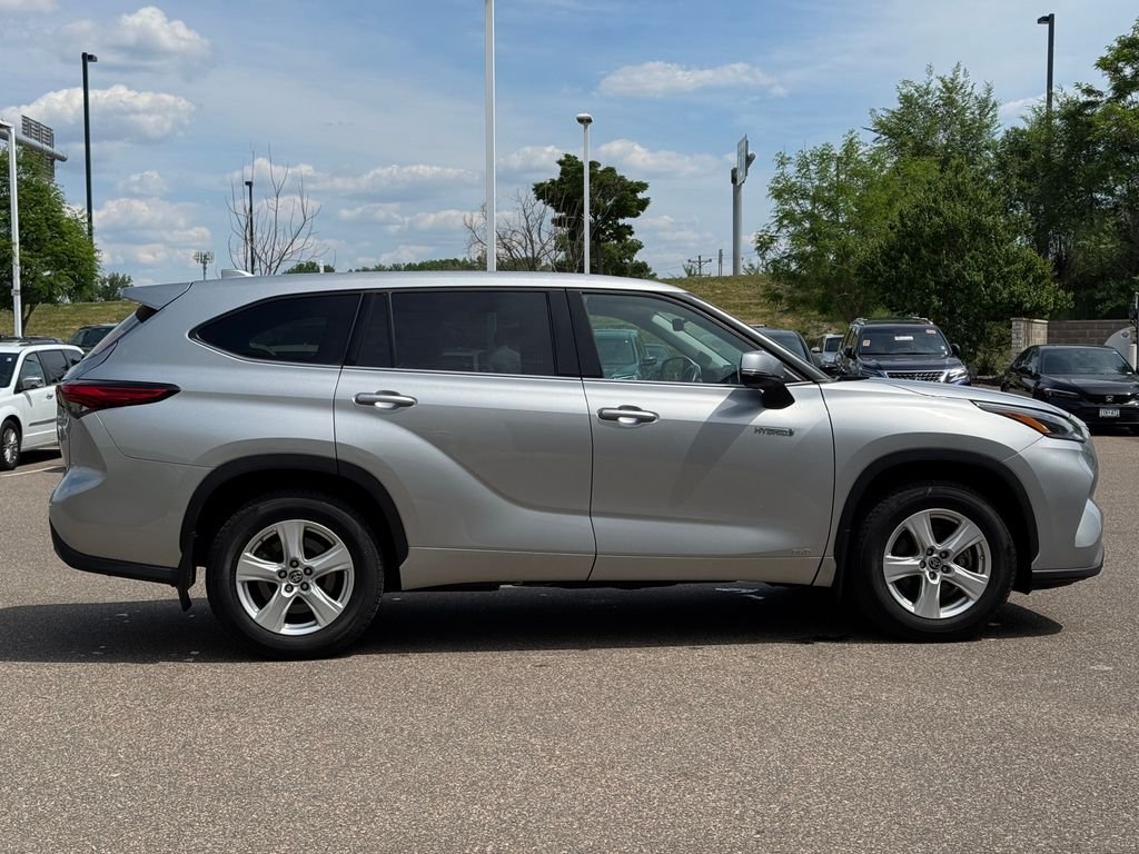 2021 Toyota Highlander LE - Photo 7