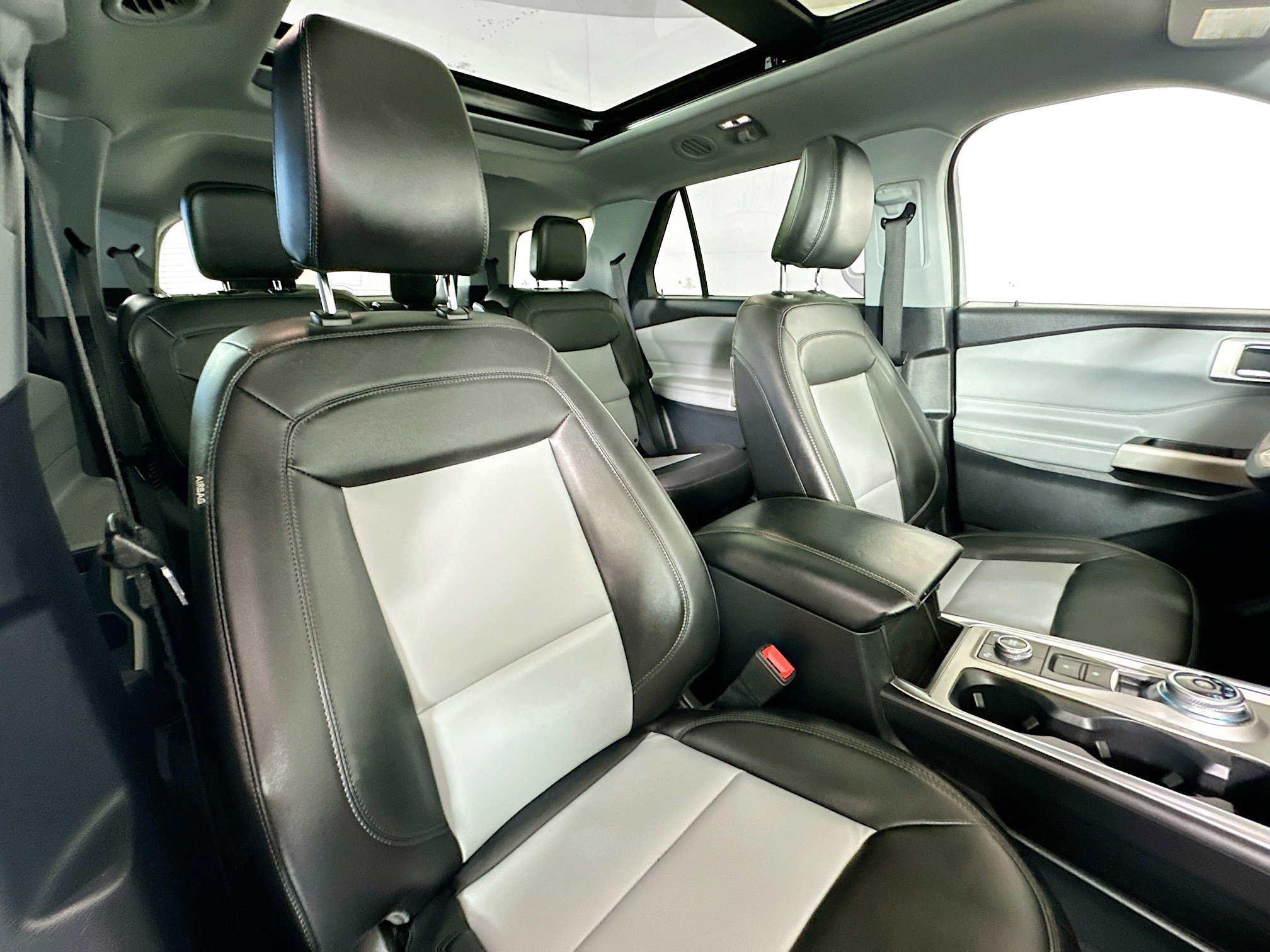 Used 2022 White Metallic Ford XLT image 29