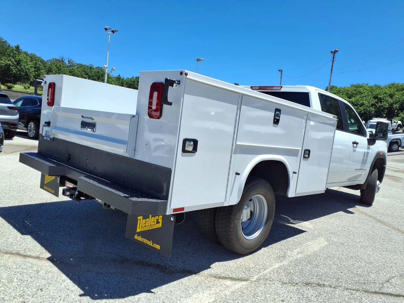 New 2026 Summit White GMC Pro image 24