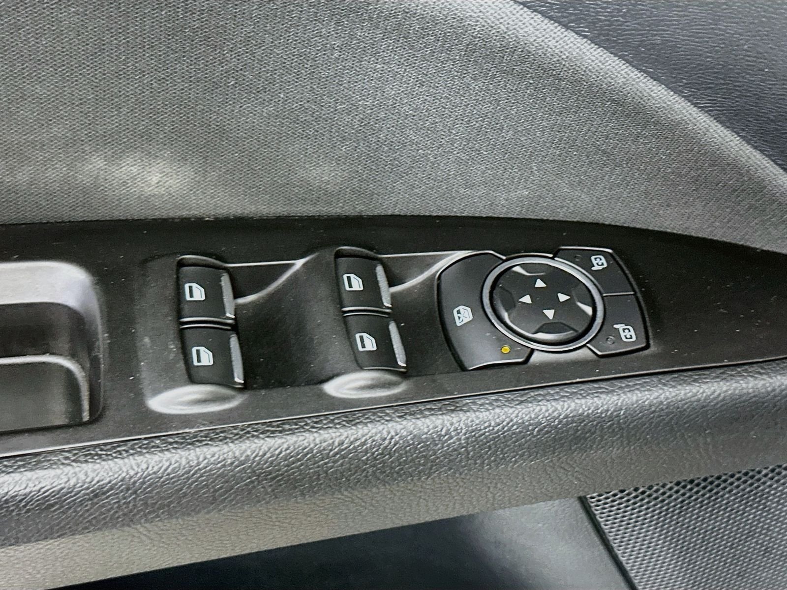 Used 2017 Magnetic Ford SE image 18