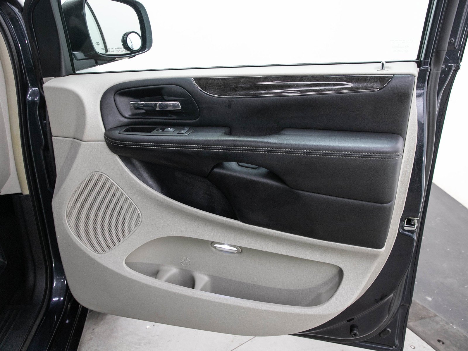 Used 2013 Maximum Steel Metallic Clearcoat Chrysler Touring image 12