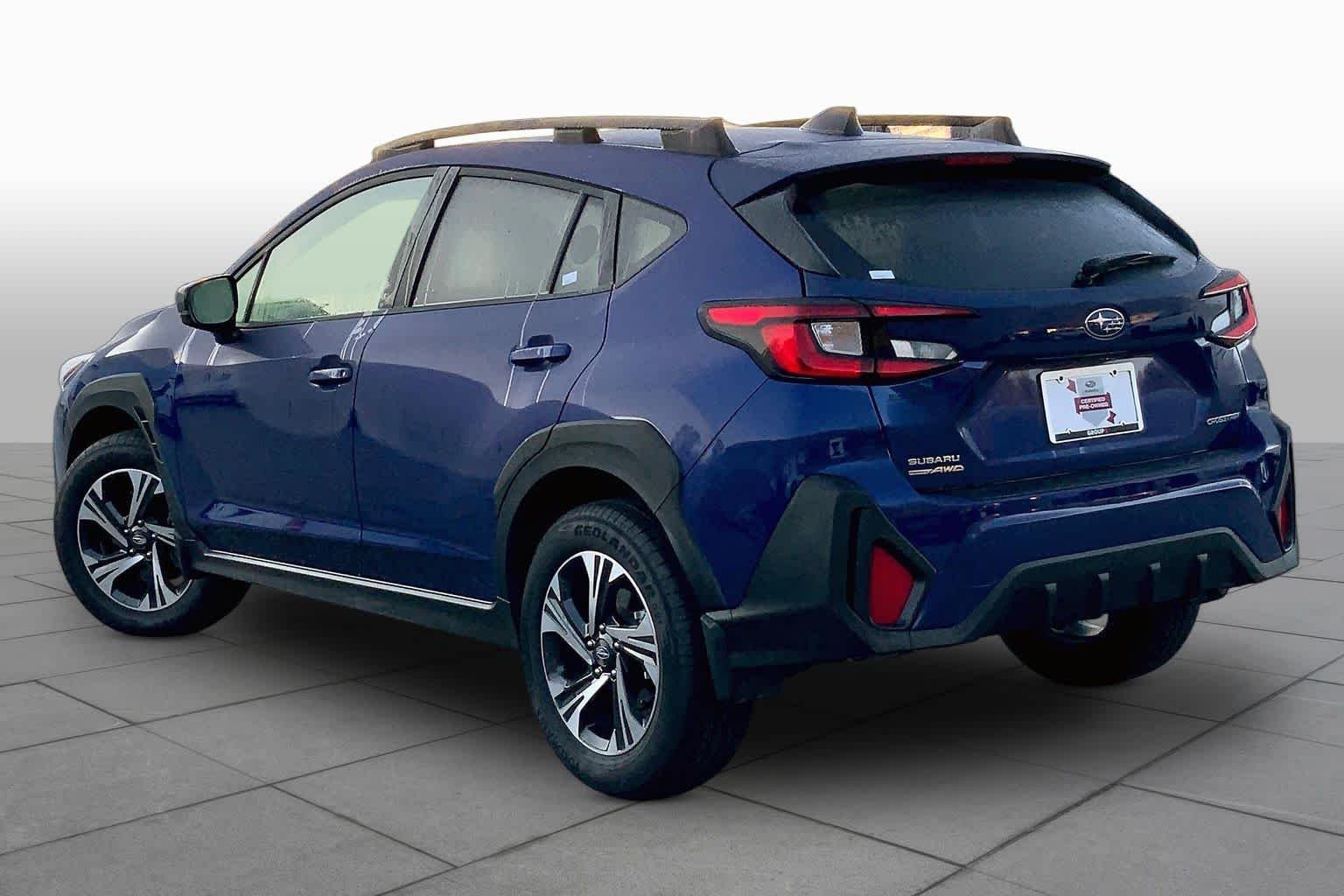 Used 2025 Sapphire Blue Pearl Subaru Premium image 11
