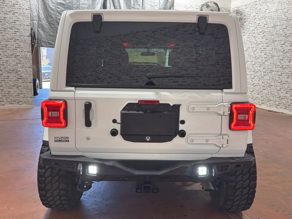 Used 2019 Bright White Clearcoat Jeep Unlimited Sahara image 6