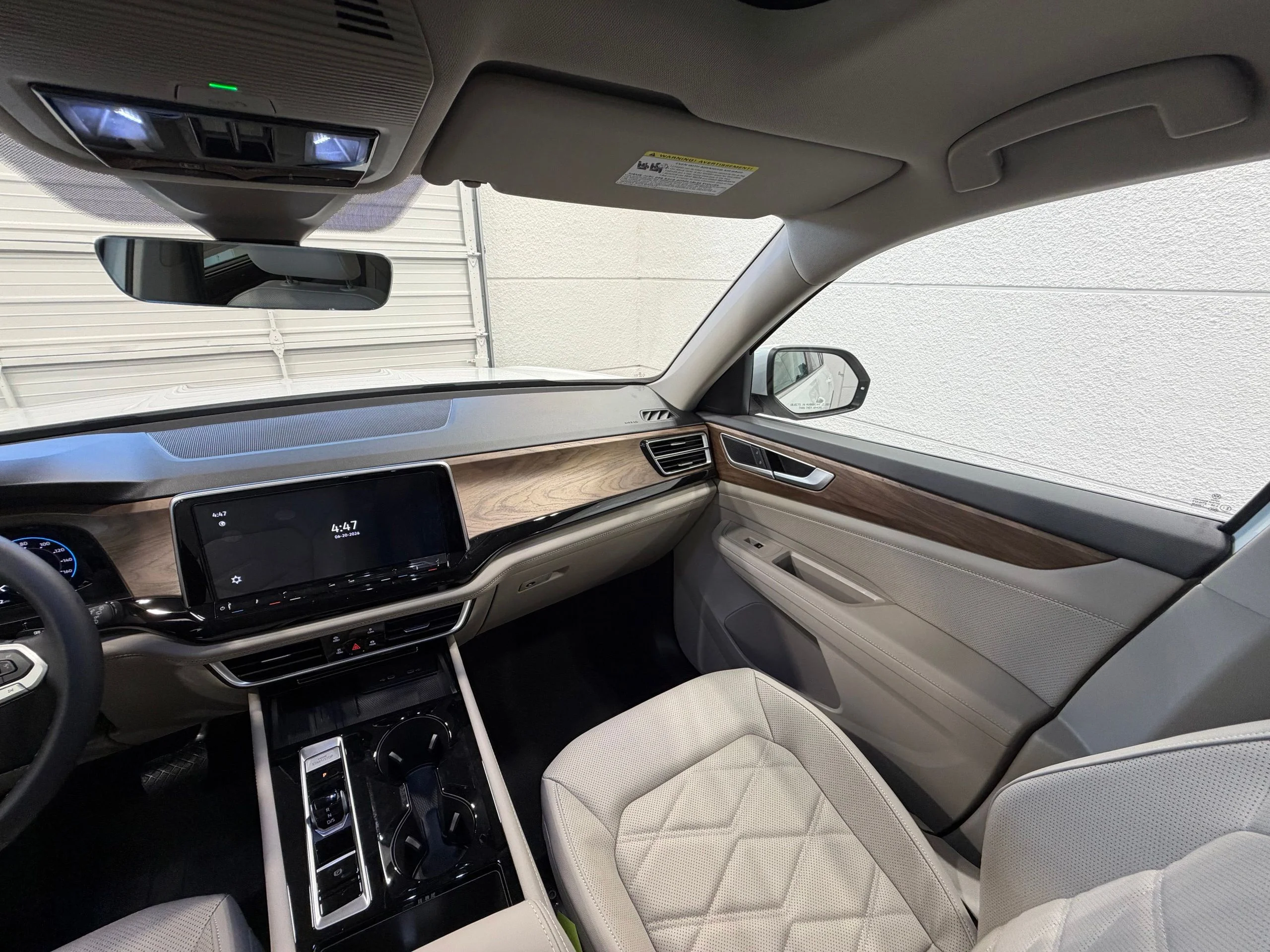 New 2026 White Volkswagen 2.0T SE w/Technology image 36
