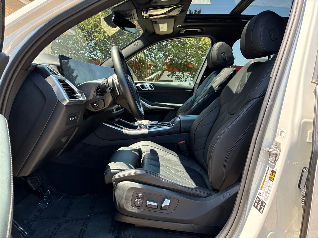 Used 2026 White BMW xDrive40i image 10
