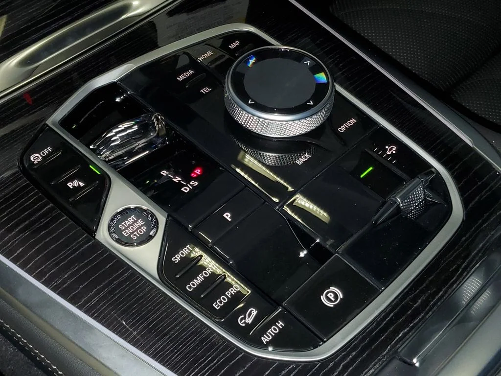 New 2027 White BMW xDrive40i image 26