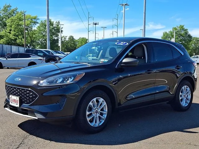 Certified Used 2022 Black Metallic Ford SE image 3
