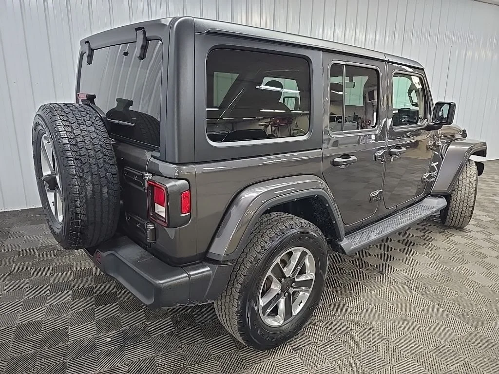 Used 2022 Gray Jeep Unlimited Sahara image 10