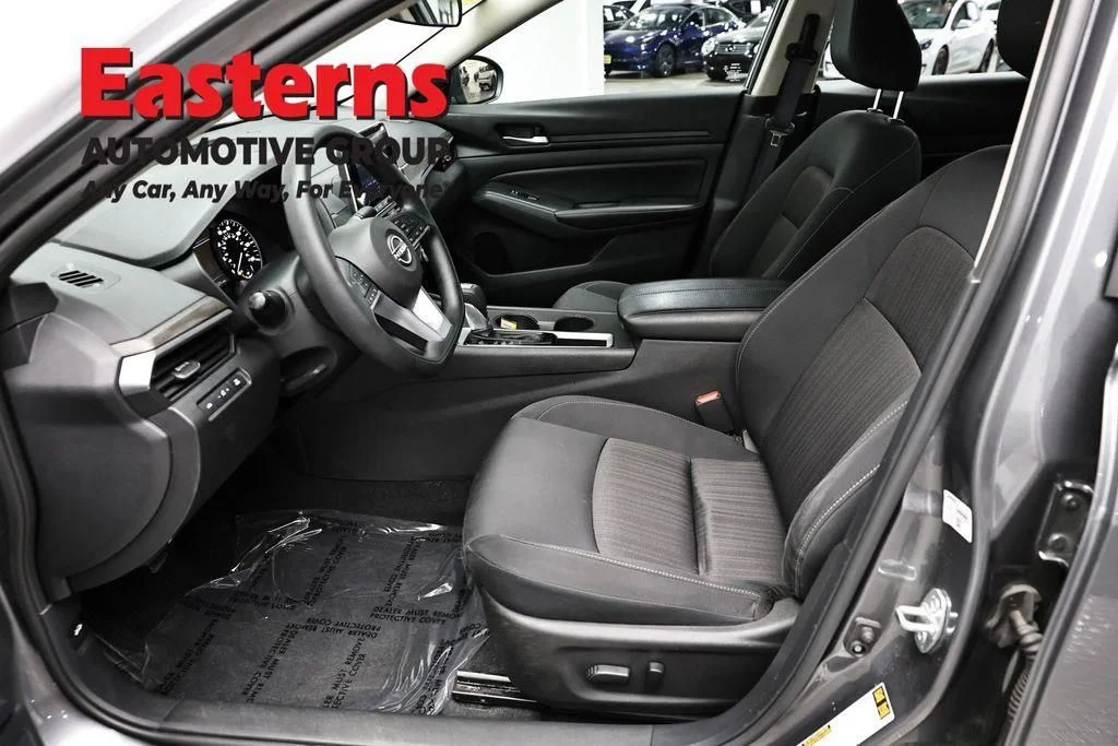 Used 2025 Gray Nissan 2.5 SV image 16