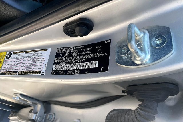 Used 2020 Silver Toyota SR5 image 31
