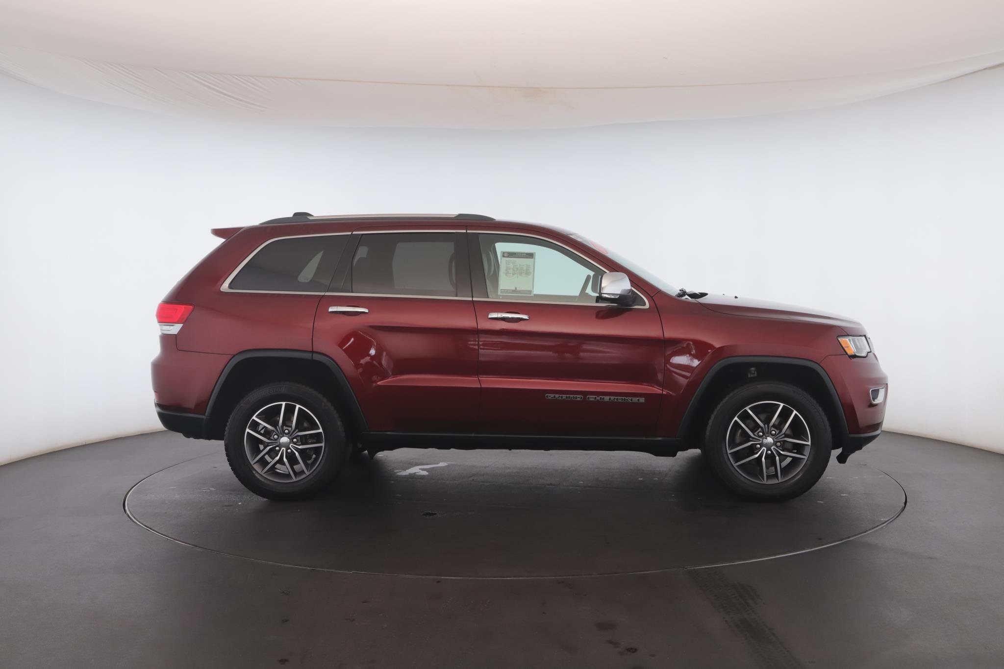 Used 2018 Velvet Red Pearlcoat Jeep Limited 4x4 image 23