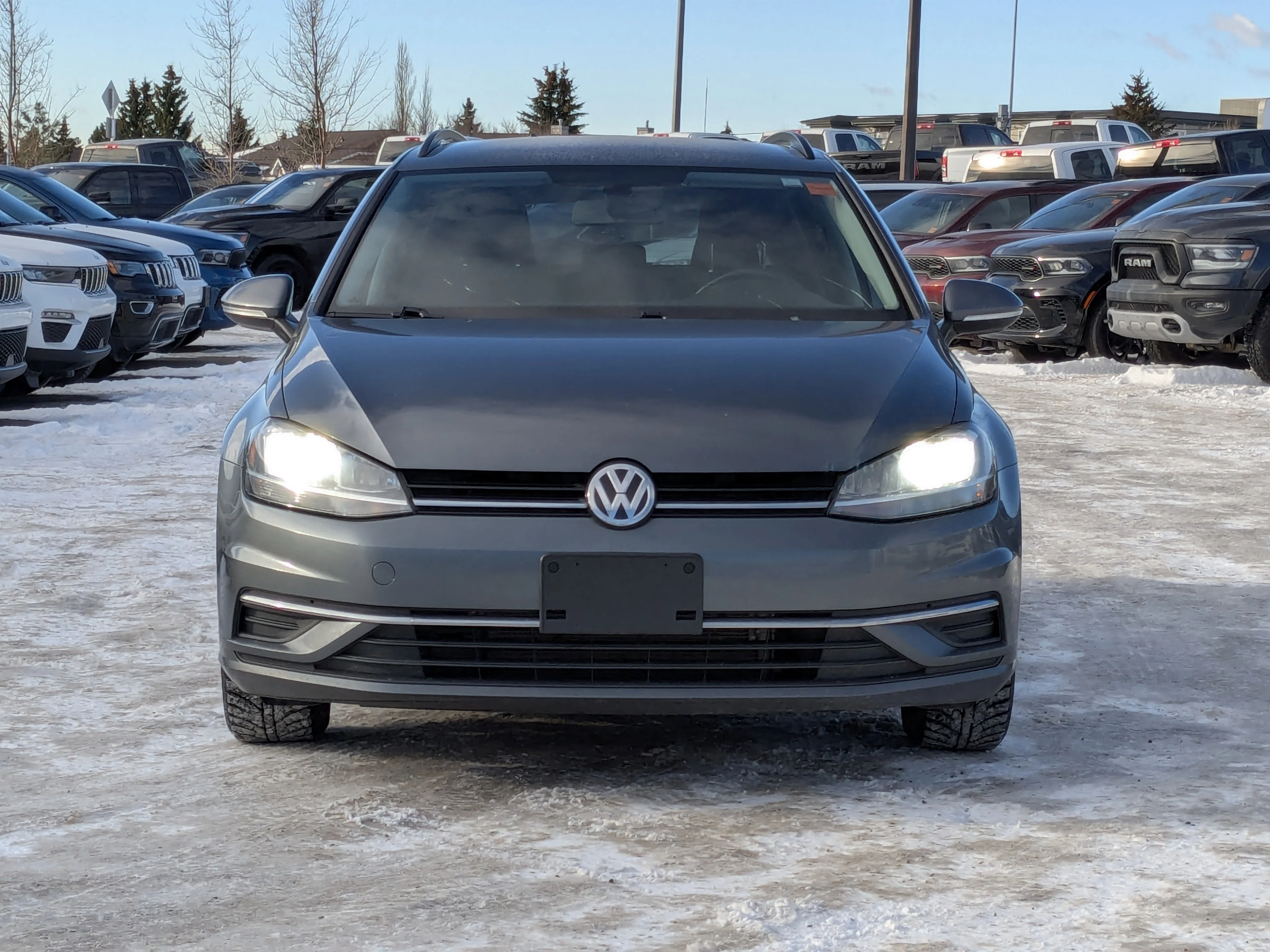 Used 2019 Grey Volkswagen Comfortline image 3