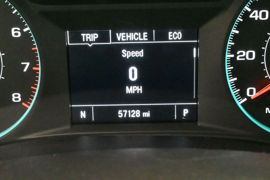 Used 2024 Summit White Chevrolet LT image 26