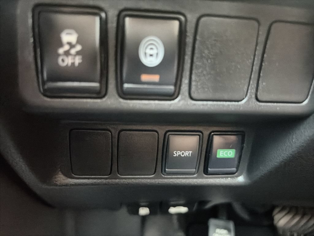 Used 2020 Silver Nissan S FWD Xtronic CVT image 18