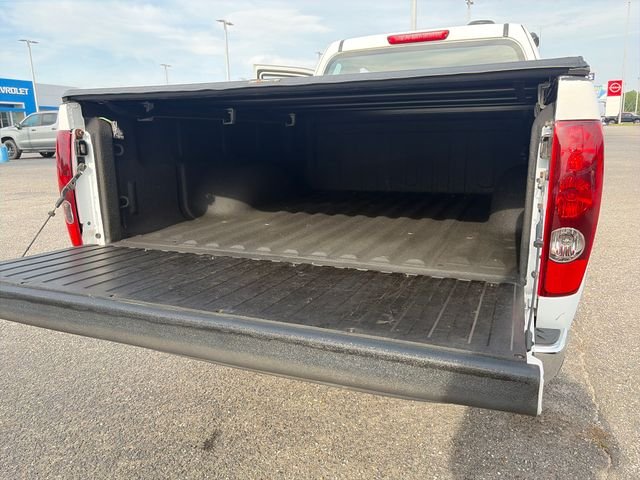 Used 2004 White GMC Fleet image 25