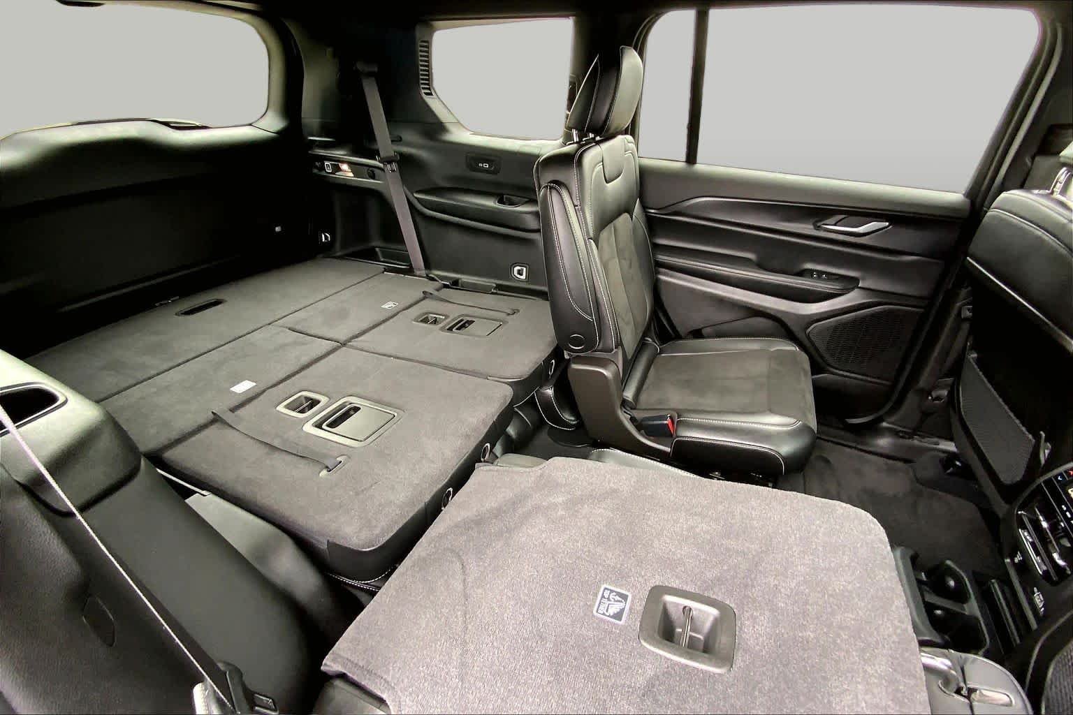 Used 2025 Silver Zynith Jeep Altitude X image 18