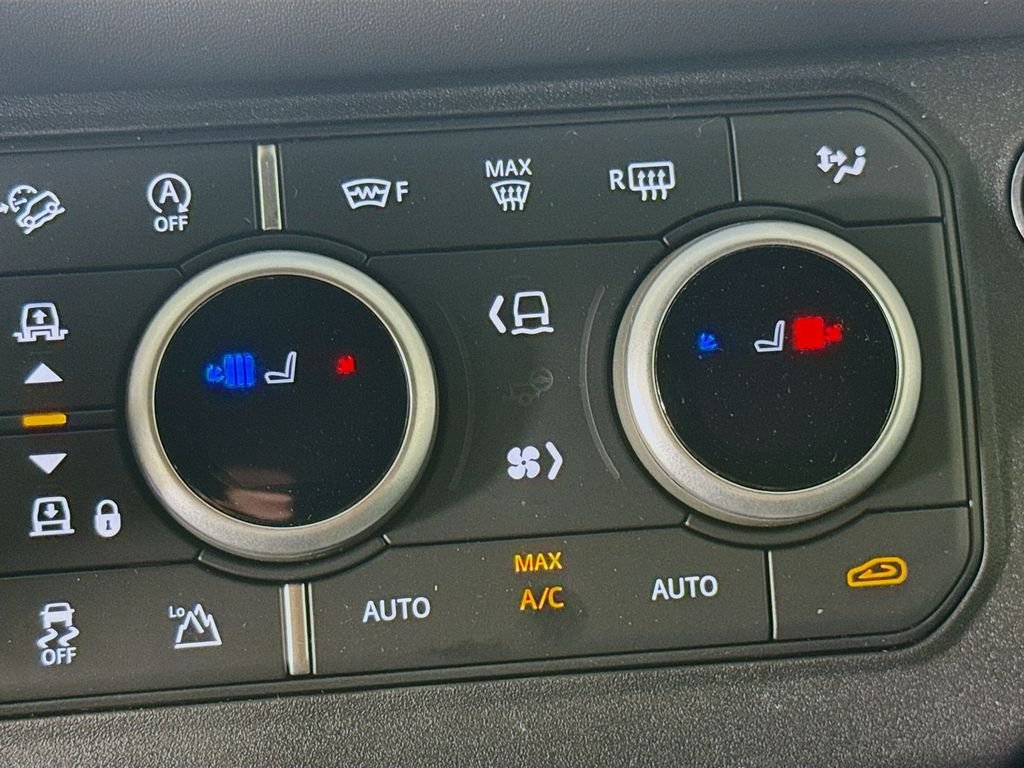 2025 Land Rover Defender V8 - Photo 23